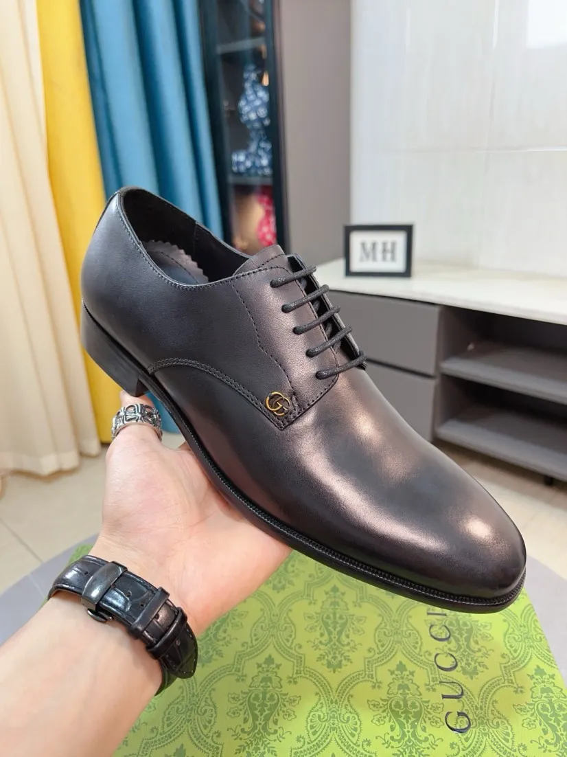 Men's Men's Shoes 💰520🌹🌹Niuli [GUCCI Gucci] A new style of formal men's leather shoes is coming~ The original quality upper is made of patent leather imported from Italy, the leather is soft and delicate, comfortable and soft first-layer cowhide lining, rubber wear-resistant outsole, the shoe shape is dignified and domineering, and the luxury charm cannot be concealed! The natural and free nouveau riche leads the trend. Code number: 38-44